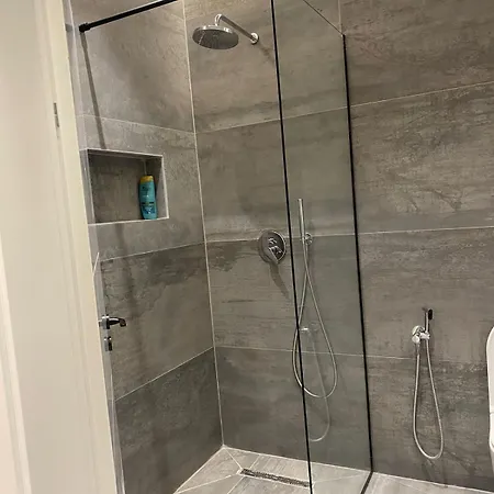 Brand New 1 Bedroom Flat * Tirana