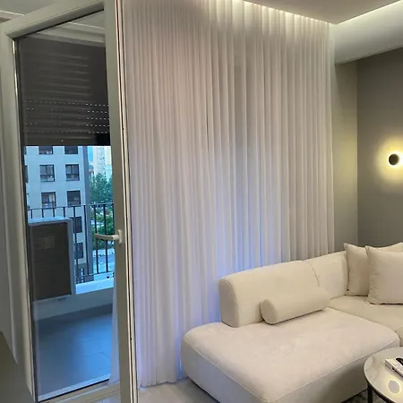 Brand New 1 Bedroom Flat *